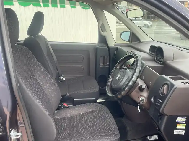 トヨタ スペイド F 三重県 2013(平25)年 3.4万km ダークバイオレットマイカメタリック 社外メモリナビ/助手席パワースライドドア/ハロゲンヘッドライト/ボディ同色電動格納ドアミラー/プライバシーガラス/リアウィンドウデフォッガー/SRSエアバック（運転席/助手席）/マニュアルエアコン/175/65R15タイヤ/　＊15インチフルホイールキャップ/リモコンキー