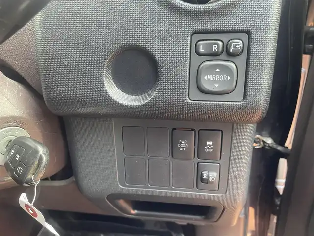 トヨタ スペイド F 三重県 2013(平25)年 3.4万km ダークバイオレットマイカメタリック 社外メモリナビ/助手席パワースライドドア/ハロゲンヘッドライト/ボディ同色電動格納ドアミラー/プライバシーガラス/リアウィンドウデフォッガー/SRSエアバック（運転席/助手席）/マニュアルエアコン/175/65R15タイヤ/　＊15インチフルホイールキャップ/リモコンキー