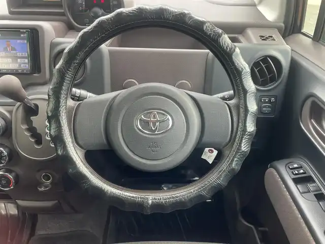 トヨタ スペイド F 三重県 2013(平25)年 3.4万km ダークバイオレットマイカメタリック 社外メモリナビ/助手席パワースライドドア/ハロゲンヘッドライト/ボディ同色電動格納ドアミラー/プライバシーガラス/リアウィンドウデフォッガー/SRSエアバック（運転席/助手席）/マニュアルエアコン/175/65R15タイヤ/　＊15インチフルホイールキャップ/リモコンキー