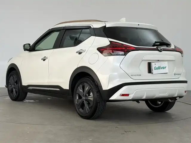 日産 キックス X 90周年記念車 愛知県 2024(令6)年 0.7万km ブリリアントホワイトパール ワンオーナー/純正ナビ/（Bluetooth/フルセグTV/USB/AM/FM/CD/DVD）/全方位カメラ/プロパイロット/ハーフレザー/ETC/ドラレコ/デジタルインナーミラー/純正フロアマット/シートヒーター/ステアリングヒーター/オートライト/オートマチックハイビーム/純正LEDライト/純正17インチAW/スマートキー/プッシュスタート/スペアキー