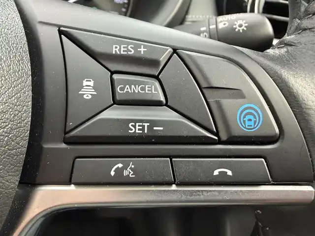 日産 キックス X 90周年記念車 愛知県 2024(令6)年 0.7万km ブリリアントホワイトパール ワンオーナー/純正ナビ/（Bluetooth/フルセグTV/USB/AM/FM/CD/DVD）/全方位カメラ/プロパイロット/ハーフレザー/ETC/ドラレコ/デジタルインナーミラー/純正フロアマット/シートヒーター/ステアリングヒーター/オートライト/オートマチックハイビーム/純正LEDライト/純正17インチAW/スマートキー/プッシュスタート/スペアキー