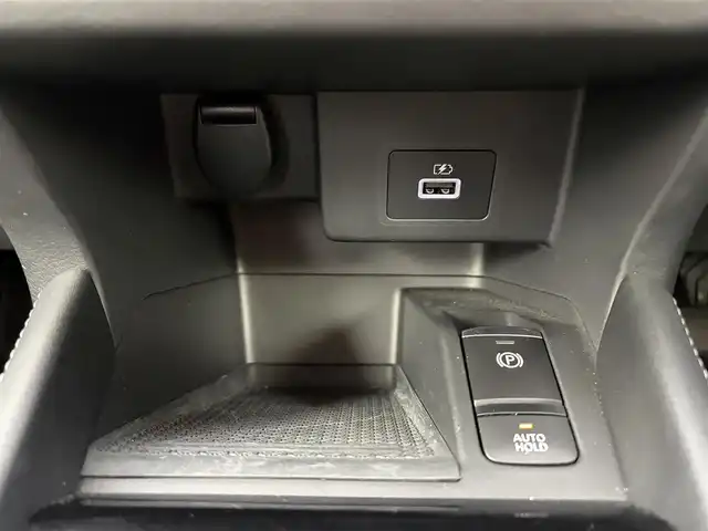 日産 キックス X 90周年記念車 愛知県 2024(令6)年 0.7万km ブリリアントホワイトパール ワンオーナー/純正ナビ/（Bluetooth/フルセグTV/USB/AM/FM/CD/DVD）/全方位カメラ/プロパイロット/ハーフレザー/ETC/ドラレコ/デジタルインナーミラー/純正フロアマット/シートヒーター/ステアリングヒーター/オートライト/オートマチックハイビーム/純正LEDライト/純正17インチAW/スマートキー/プッシュスタート/スペアキー