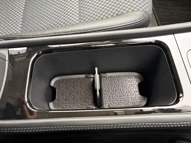 日産 キックス X 90周年記念車 愛知県 2024(令6)年 0.7万km ブリリアントホワイトパール ワンオーナー/純正ナビ/（Bluetooth/フルセグTV/USB/AM/FM/CD/DVD）/全方位カメラ/プロパイロット/ハーフレザー/ETC/ドラレコ/デジタルインナーミラー/純正フロアマット/シートヒーター/ステアリングヒーター/オートライト/オートマチックハイビーム/純正LEDライト/純正17インチAW/スマートキー/プッシュスタート/スペアキー