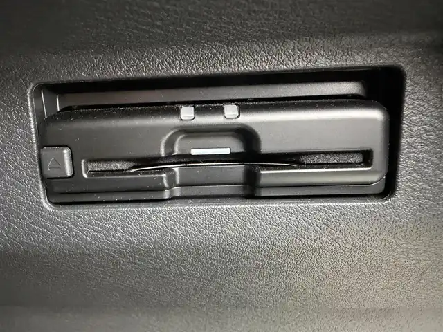 日産 キックス X 90周年記念車 愛知県 2024(令6)年 0.7万km ブリリアントホワイトパール ワンオーナー/純正ナビ/（Bluetooth/フルセグTV/USB/AM/FM/CD/DVD）/全方位カメラ/プロパイロット/ハーフレザー/ETC/ドラレコ/デジタルインナーミラー/純正フロアマット/シートヒーター/ステアリングヒーター/オートライト/オートマチックハイビーム/純正LEDライト/純正17インチAW/スマートキー/プッシュスタート/スペアキー