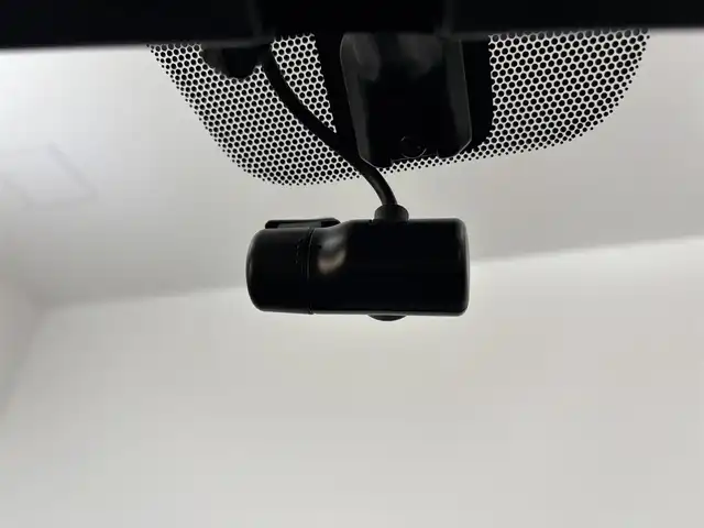 日産 キックス X 90周年記念車 愛知県 2024(令6)年 0.7万km ブリリアントホワイトパール ワンオーナー/純正ナビ/（Bluetooth/フルセグTV/USB/AM/FM/CD/DVD）/全方位カメラ/プロパイロット/ハーフレザー/ETC/ドラレコ/デジタルインナーミラー/純正フロアマット/シートヒーター/ステアリングヒーター/オートライト/オートマチックハイビーム/純正LEDライト/純正17インチAW/スマートキー/プッシュスタート/スペアキー