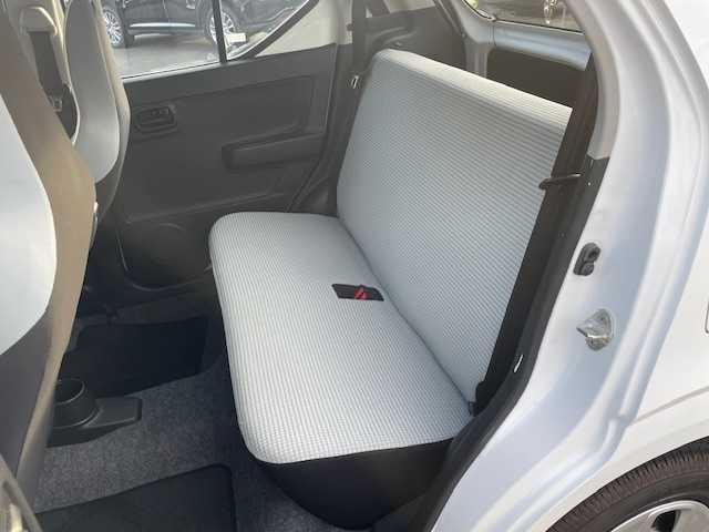 スズキ アルト L 静岡県 2018(平30)年 2.8万km スペリアホワイト ●社外ナビ/（ワンセグ/CD/AUX）/(CN-E2042)/●バックカメラ/●レーダーブレーキサポート/●前後コーナーセンサー/●アイドリングストップ/●運転席シートヒーター/●LEDヘッドライト/●純正フロアマット/●前方ドライブレコーダー/●ISOFIX/●レベライザー/●純正ホイールカバー/●ダブルSRS+ABS