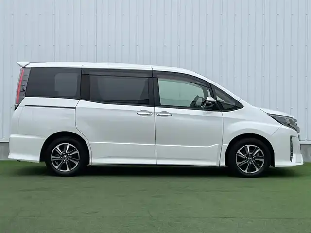 トヨタ ノア Si ダブルバイビー 香川県 2018(平30)年 6.1万km ホワイトパールクリスタルシャイン 純正９インチナビ（ＮＳＺＴ－Ｙ６６Ｔ）/バックカメラ/フルセグＴＶ/両側パワースライドドア/トヨタセーフティセンス/クルーズコントロール/ハーフレザー/ＬＥＤオートライト/ビルトインＥＴＣ/純正アルミ