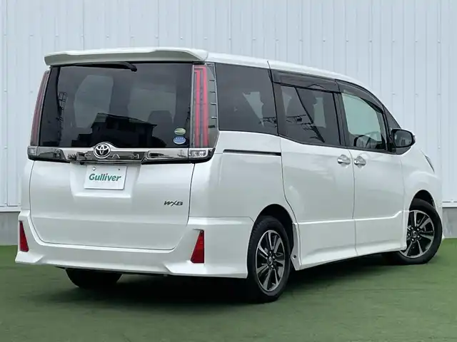トヨタ ノア Si ダブルバイビー 香川県 2018(平30)年 6.1万km ホワイトパールクリスタルシャイン 純正９インチナビ（ＮＳＺＴ－Ｙ６６Ｔ）/バックカメラ/フルセグＴＶ/両側パワースライドドア/トヨタセーフティセンス/クルーズコントロール/ハーフレザー/ＬＥＤオートライト/ビルトインＥＴＣ/純正アルミ