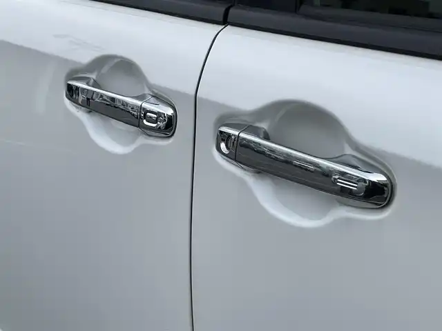 トヨタ ノア Si ダブルバイビー 香川県 2018(平30)年 6.1万km ホワイトパールクリスタルシャイン 純正９インチナビ（ＮＳＺＴ－Ｙ６６Ｔ）/バックカメラ/フルセグＴＶ/両側パワースライドドア/トヨタセーフティセンス/クルーズコントロール/ハーフレザー/ＬＥＤオートライト/ビルトインＥＴＣ/純正アルミ