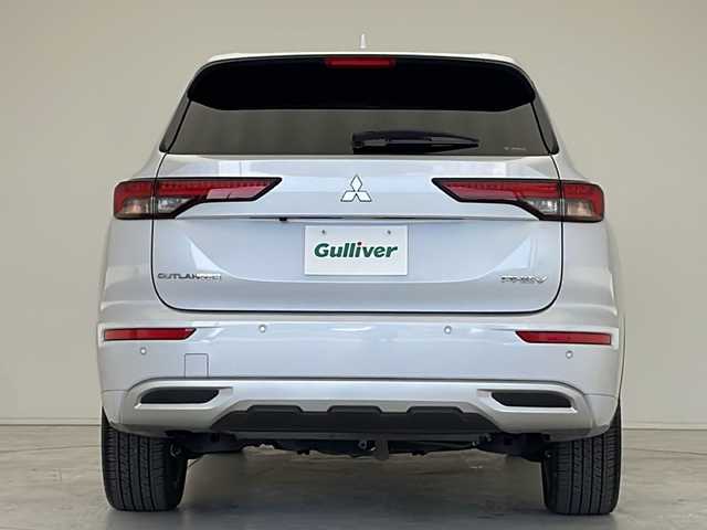 三菱 アウトランダー ＰＨＥＶ P 愛知県 2022(令4)年 2万km ホワイトダイヤモンド マイパイロット/衝突被害軽減ブレーキ/プレミアムサウンド/純正９インチディスプレイオーディオ/全方位カメラ/サンルーフ/レーダークルーズコントロール/電動リアゲート/シートヒーター/フルセグTV/Bluetooth/バックカメラ/パワーシート/ヘッドアップディスプレイ/コーナーセンサー/純正アルミホイール/ルーフレール/ETC2.0/ブラインドスポットモニター/LEDヘッドライト/パドルシフト/ステアリングヒーター/リアオートエアコン/ダウンヒルアシストコントロール/置くだけ充電器/ステアリングスイッチ/スマートキー/プッシュスタート