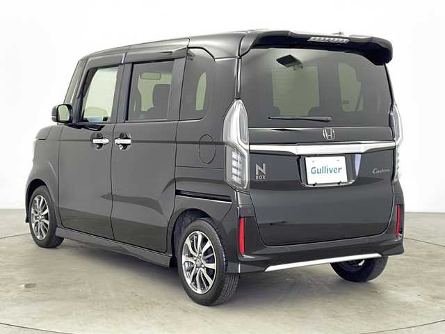 ホンダ Ｎ ＢＯＸ カスタム L 鹿児島県 2022(令4)年 2.8万km クリスタルブラックパール ホンダセンシング/純正9型プレミアムインターナビ/Bluetooth DVD再生可/フルセグTV/バックカメラ/片側電動スライドドア/純正前方ドライブレコーダー/ETC/レーダークルーズコントロール/前席シートヒーター/LEDヘッドライト/フォグライト /オートライトコントロール/後席ロールサンシェード /ステアリングスイッチ/レーンキープアシスト /純正14インチアルミホール/スマートキー/エンジンプッシュスタート/純正フロアマット/保証書