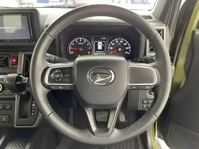 ダイハツ タフト G クロムベンチャー 滋賀県 2021(令3)年 3.2万km フォレストカーキメタリック 禁煙車/社外ナビ/（CD/USB/Bluetooth/フルセグTV）/バックカメラ/前方ドライブレコーダー/ガラスルーフ/ETC/クリアランスソナー/衝突被害軽減ブレーキ/前席シートヒーター/LEDヘッドライト/フォグランプ/オートヘッドライト/革巻きステアリング/ステアリングリモコン/電動パーキングブレーキ/オートホールドブレーキ/USB充電/社外フロアマット/オートリトラーミラー/プッシュスタート