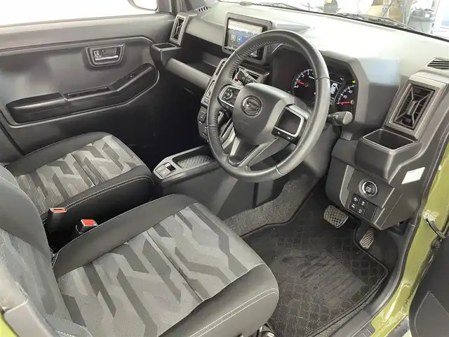 ダイハツ タフト G クロムベンチャー 滋賀県 2021(令3)年 3.2万km フォレストカーキメタリック 禁煙車/社外ナビ/（CD/USB/Bluetooth/フルセグTV）/バックカメラ/前方ドライブレコーダー/ガラスルーフ/ETC/クリアランスソナー/衝突被害軽減ブレーキ/前席シートヒーター/LEDヘッドライト/フォグランプ/オートヘッドライト/革巻きステアリング/ステアリングリモコン/電動パーキングブレーキ/オートホールドブレーキ/USB充電/社外フロアマット/オートリトラーミラー/プッシュスタート