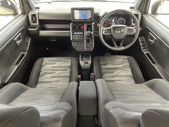ダイハツ タフト G クロムベンチャー 滋賀県 2021(令3)年 3.2万km フォレストカーキメタリック 禁煙車/社外ナビ/（CD/USB/Bluetooth/フルセグTV）/バックカメラ/前方ドライブレコーダー/ガラスルーフ/ETC/クリアランスソナー/衝突被害軽減ブレーキ/前席シートヒーター/LEDヘッドライト/フォグランプ/オートヘッドライト/革巻きステアリング/ステアリングリモコン/電動パーキングブレーキ/オートホールドブレーキ/USB充電/社外フロアマット/オートリトラーミラー/プッシュスタート