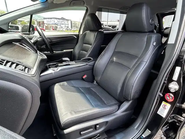 ホンダ ジェイド ハイブリッド X 福岡県 2015(平27)年 6.3万km クリスタルブラックパール 3列シート/メーカーHDDナビ7インチ/　(AM/FM/Bluetooth/iPod/USB/HDMI/ワンセグTV)/バックカメラ/ホンダセンシング/・車線逸脱制御機能/・標識認識機能/・先行車発進お知らせ/・衝突軽減ブレーキ/・誤発進抑制機能/・車両接近通報/クルーズコントロール/オートライト/純正17インチアルミホイール/純正ドライブレコーダー/ビルトインETC/黒色ハーフレザーシート/ECONモード/純正フロアマット/プッシュスタート/nanoe付ルームランプ/シガーソケット/ドアバイザー/電格ミラー/ISOFIX/保証書/取扱説明書/ナビ取扱説明書