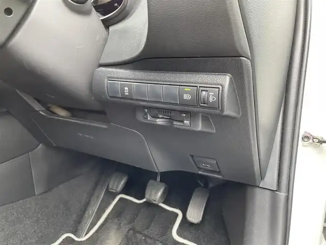 トヨタ カローラツーリング ダブルバイビー 愛知県 2019(令1)年 3.4万km ホワイトパールクリスタルシャイン ６F/ワンオーナー/ディスプレイオーディオ/ナビ/BT/バックカメラ/スマートキー２/ビルトインETC/ハーフレザー/プリクラッシュ/レーダークルーズ/レーンキープ/オートハイビーム/ドラレコ/クリアランスソナー/オートホールド/取説/保証書