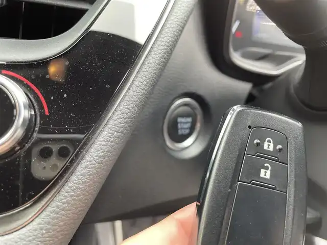 トヨタ カローラツーリング ダブルバイビー 愛知県 2019(令1)年 3.4万km ホワイトパールクリスタルシャイン ６F/ワンオーナー/ディスプレイオーディオ/ナビ/BT/バックカメラ/スマートキー２/ビルトインETC/ハーフレザー/プリクラッシュ/レーダークルーズ/レーンキープ/オートハイビーム/ドラレコ/クリアランスソナー/オートホールド/取説/保証書