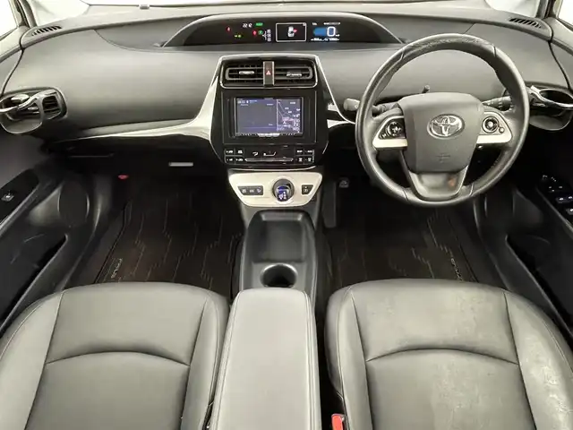 トヨタ プリウス S ツーリングセレクション 福島県 2016(平28)年 6.3万km アティチュードブラックマイカ ワンオーナー/社外HDDナビゲーション/型式：AVIC-ZHO999/【AM/FM/CD/DVD/SD/HDD/Bluetooth/フルセグTV】/・バックカメラ/・純正ETC/レザーシート/・運転席＋助手席シートヒーター/ステアリングスイッチ/LEDヘッドライト/・オートライト/・フロントフォグライト/全席オートパワーウィンドウ/純正17インチアルミホイール/電動格納ウィンカーミラー/・オートミラー/ABS/横滑り防止装置/盗難防止装置/プッシュスタート/・スマートキー/取扱説明書
