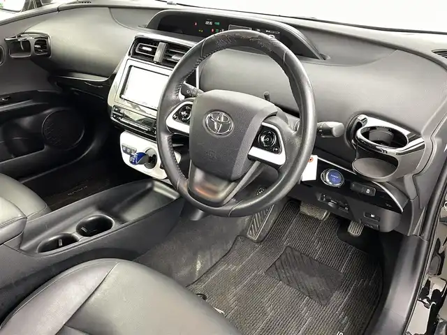 トヨタ プリウス S ツーリングセレクション 福島県 2016(平28)年 6.3万km アティチュードブラックマイカ ワンオーナー/社外HDDナビゲーション/型式：AVIC-ZHO999/【AM/FM/CD/DVD/SD/HDD/Bluetooth/フルセグTV】/・バックカメラ/・純正ETC/レザーシート/・運転席＋助手席シートヒーター/ステアリングスイッチ/LEDヘッドライト/・オートライト/・フロントフォグライト/全席オートパワーウィンドウ/純正17インチアルミホイール/電動格納ウィンカーミラー/・オートミラー/ABS/横滑り防止装置/盗難防止装置/プッシュスタート/・スマートキー/取扱説明書