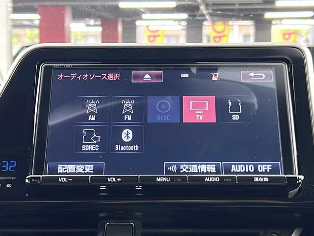 トヨタ Ｃ－ＨＲ G 愛知県 2017(平29)年 8.8万km ホワイトパールクリスタルシャイン 純正9型ナビ/【Bluetooth　CD DVD フルセグ　品番：NSZT-Y66T】/モデリスタエアロ【フル】/ビルトインETC /バックカメラ/トヨタセーフティセンス/・衝突軽減ブレーキ/・レーンキープアシスト/・オートマチックハイビーム/レーダークルーズコントロール/ブラインドスポットモニター/ブレーキホールド/前後コーナーセンサー/LEDヘッドライト/フォグランプ/オートライト/ハーフレザーシート/前席シートヒーター/純正フロアマット/禁煙車