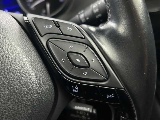 トヨタ Ｃ－ＨＲ G 愛知県 2017(平29)年 8.8万km ホワイトパールクリスタルシャイン 純正9型ナビ/【Bluetooth　CD DVD フルセグ　品番：NSZT-Y66T】/モデリスタエアロ【フル】/ビルトインETC /バックカメラ/トヨタセーフティセンス/・衝突軽減ブレーキ/・レーンキープアシスト/・オートマチックハイビーム/レーダークルーズコントロール/ブラインドスポットモニター/ブレーキホールド/前後コーナーセンサー/LEDヘッドライト/フォグランプ/オートライト/ハーフレザーシート/前席シートヒーター/純正フロアマット/禁煙車