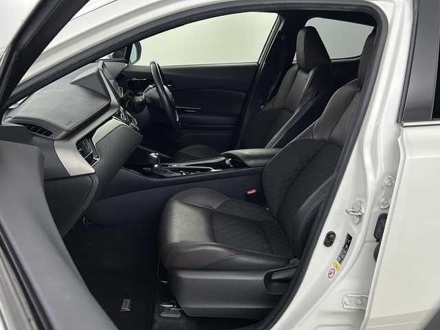 トヨタ Ｃ－ＨＲ G 愛知県 2017(平29)年 8.8万km ホワイトパールクリスタルシャイン 純正9型ナビ/【Bluetooth　CD DVD フルセグ　品番：NSZT-Y66T】/モデリスタエアロ【フル】/ビルトインETC /バックカメラ/トヨタセーフティセンス/・衝突軽減ブレーキ/・レーンキープアシスト/・オートマチックハイビーム/レーダークルーズコントロール/ブラインドスポットモニター/ブレーキホールド/前後コーナーセンサー/LEDヘッドライト/フォグランプ/オートライト/ハーフレザーシート/前席シートヒーター/純正フロアマット/禁煙車