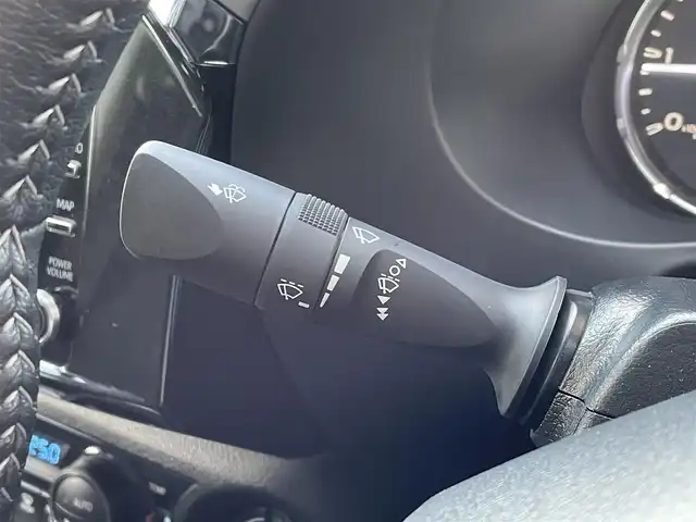 トヨタ ハイラックス Z レボロッコエディション 道北・旭川 2024(令6)年 0.9万km プラチナホワイトパールマイカ ・純正ナビ/・全方位カメラ/・アルパイン地上デジタルチューナー（RUE-T500）/・フロントリフトアップ/・LADDER　airplex バグガード/・トヨタベッドライナー/・リアゲートリフトアシスト/・ヒッチメンバー/・SUPERCATレーダー/・DRT－H68Aドライブレコーダー/・HDMI入力端子/・ROCCOデカール/・ミラーヒーター/・リアフォグライト/・ETC2.0/・プッシュスタート/・保証書