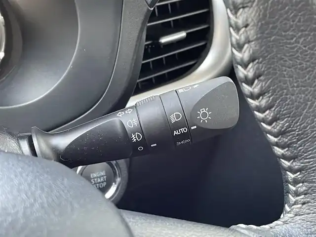 トヨタ ハイラックス Z レボロッコエディション 道北・旭川 2024(令6)年 0.9万km プラチナホワイトパールマイカ ・純正ナビ/・全方位カメラ/・アルパイン地上デジタルチューナー（RUE-T500）/・フロントリフトアップ/・LADDER　airplex バグガード/・トヨタベッドライナー/・リアゲートリフトアシスト/・ヒッチメンバー/・SUPERCATレーダー/・DRT－H68Aドライブレコーダー/・HDMI入力端子/・ROCCOデカール/・ミラーヒーター/・リアフォグライト/・ETC2.0/・プッシュスタート/・保証書