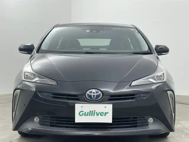 トヨタ プリウス S ツーリングセレクション 岡山県 2019(平31)年 4.8万km アティチュードブラックマイカ 社外7インチSDナビ/（CD/DVD/フルセグ/BT)/衝突軽減ブレーキ/レーダークルーズコントロール/ビルトインETC/D/N席シートヒーター/LEDヘッドライト/バックカメラ/コーナーセンサー/オートハイビーム/プッシュスタート/スマートキー/スペアキー/アイドリングストップ/ミュージックサーバー/純正フロアマット/純正17インチアルミホイール