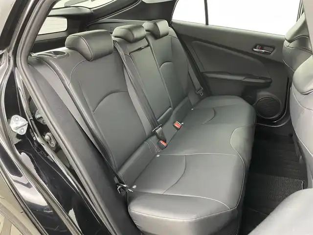 トヨタ プリウス S ツーリングセレクション 岡山県 2019(平31)年 4.8万km アティチュードブラックマイカ 社外7インチSDナビ/（CD/DVD/フルセグ/BT)/衝突軽減ブレーキ/レーダークルーズコントロール/ビルトインETC/D/N席シートヒーター/LEDヘッドライト/バックカメラ/コーナーセンサー/オートハイビーム/プッシュスタート/スマートキー/スペアキー/アイドリングストップ/ミュージックサーバー/純正フロアマット/純正17インチアルミホイール