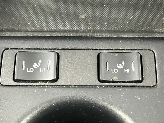 トヨタ プリウス Sツーリングセレクション 愛知県 2019(平31)年 4.8万km アティチュードブラックマイカ 禁煙車/7インチナビ/（CD/DVD/フルセグ/BT)/バックカメラ/トヨタセーフティセンス/・プリクラッシュセーフティ/・レーンディパーチャーアラート/・オートマチックハイビーム/・レーダークルーズコントロール/・クリアランスソナー/・パーキングサポートブレーキ/ETC/シートヒーター/純正17インチアルミホイール/LEDヘッドライト/フロントフォグランプ/プッシュスタート/スマートキー/スペアキー1本/純正フロアマット