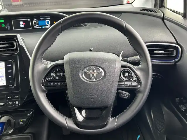 トヨタ プリウス Sツーリングセレクション 愛知県 2019(平31)年 4.8万km アティチュードブラックマイカ 禁煙車/7インチナビ/（CD/DVD/フルセグ/BT)/バックカメラ/トヨタセーフティセンス/・プリクラッシュセーフティ/・レーンディパーチャーアラート/・オートマチックハイビーム/・レーダークルーズコントロール/・クリアランスソナー/・パーキングサポートブレーキ/ETC/シートヒーター/純正17インチアルミホイール/LEDヘッドライト/フロントフォグランプ/プッシュスタート/スマートキー/スペアキー1本/純正フロアマット