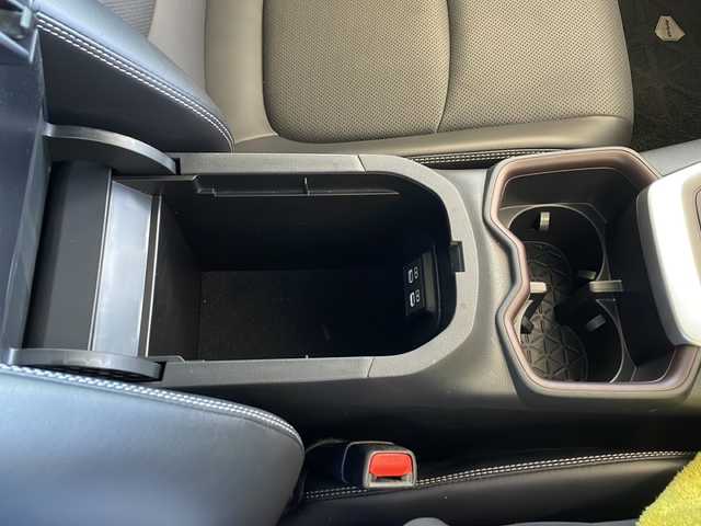 トヨタ ＲＡＶ４ G 秋田県 2022(令4)年 1.2万km グレーメタリック 純正ナビ/・フルセグテレビ/・ミラーキャスト/・USB/・BT/・ラジオ/ETC2・0/運転席電動シート/運転席シートメモリー/電動格納ミラー/全席パワーウィンドウ/サイドミラー純正ブルーレンズ/電動リアゲート/アラウンドビューモニター/ステアリングヒーター/ステアリングスイッチ/前席ベンチレーション・シートヒーター/走行モード切替機能/純正ドライブレコーダー/クルーズコントロール/衝突軽減装置/車線逸脱警報装置/横滑り防止装置/純正フロアマット
