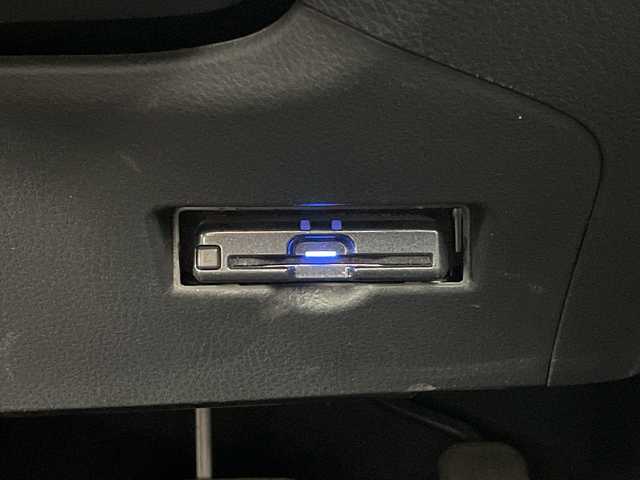 トヨタ Ｃ－ＨＲ S LEDパッケージ 愛知県 2018(平30)年 1.9万km ブラック/センシュアルレッドマイカ 2トーン ワンオーナー/禁煙車/7インチSDナビ/（CD/DVD/Bluetooth/フルセグTV）/バックカメラ/リアスポイラー/トヨタセーフティセンス/・衝突軽減ブレーキ/・レーンキープアシスト/・追従式クルーズコントロール/・オートマチックハイビーム/ETC/ドライブレコーダー/純正アルミホイール/純正フロアマット/スマートキー/スペアキー有/横滑り防止装置/LEDヘッドライト