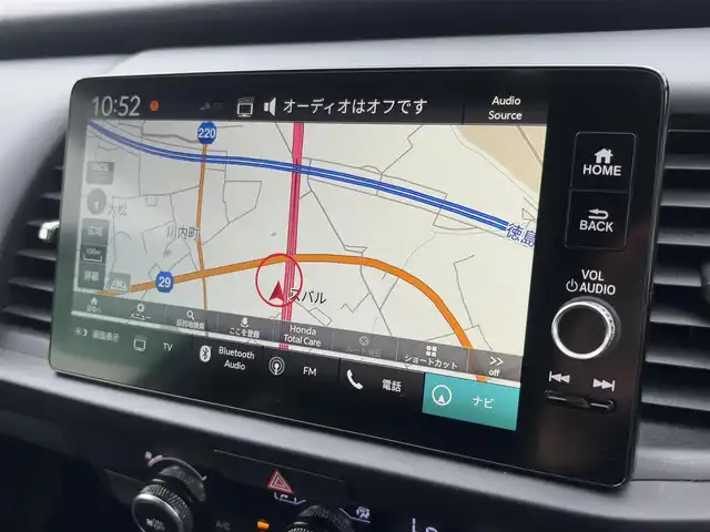 ホンダ フィット e:HEV RS 徳島県 2022(令4)年 2.4万km プラチナホワイトパール ホンダコネクトディスプレイ/　BT/ラジオ/フルセグ/USB/カープレイ/バックカメラ/ビルトインETC2.0/360°ドライブレコーダー/コーナーセンサー/LEDヘッドライト/ハーフレザーシート/オートリラミラー/純正フロアマット/ドアバイザー/パーキングセンサー警報/パドルシフト/オートブレーキホールド/新車時保証書/取扱説明書