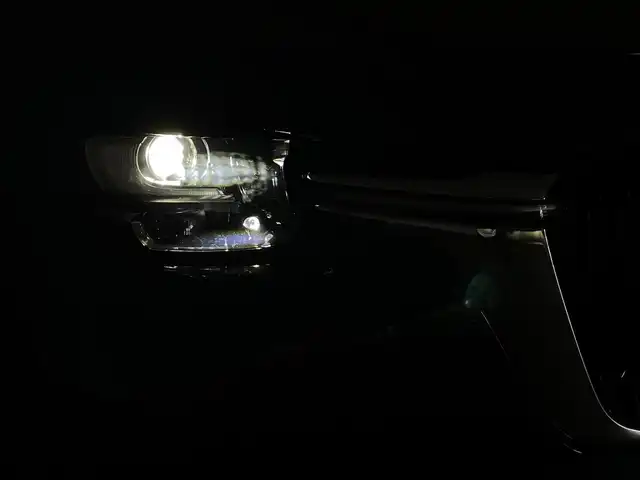 マツダ ＣＸ－６０ XD Sパッケージ 群馬県 2023(令5)年 0.9万km ディープクリスタルブルーマイカ セーフティクルーズパッケージ/・クルージング＆トラフィック・サポート＋スマート・ブレーキ・サポート［右直事故回避アシスト機能］＋スマート・ブレーキ・サポート［交差点事故回避アシスト機能］/シースルービューパッケージ/・３６０°ビュー・モニター（シースルービュー）＋ワイヤレス接続機能　Ａｐｐｌｅ　ＣａｒＰｌａｙ対応＋ＩＲカットガラス（フロントガラス／フロントドア）＋スーパーＵＶカットガラス（フロントドア）＋１２．３インチセンターディスプレイ＋ワイヤレス充電（Ｑｉ）/＝＝＝＝＝/USB/Bluetooth/HDMI/フルセグTV/パワーシート /ポジションメモリー/シートヒーター /前後ドラレコ/ETC/アダプティブクルーズコントロール/スマートキー /プッシュスタート/LEDヘッドライト/オートライト /オートマチックハイビーム/ブラインドスポットモニター/パドルシフト/トノカバー/純正18インチAW