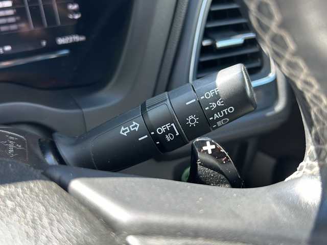 ホンダ ヴェゼル ハイブリッド Z ホンダセンシング 山形県 2020(令2)年 6.3万km プラチナホワイトパール ホンダセンシング/クルーズコントロール/純正8インチナビ/（フルセグTV/Bluetooth/CD/DVD）/Apple Car-Play/バックカメラ/ドライブレコーダー/ビルトインETC/ワイパーデアイサー/ステアリングスイッチ/パドルシフト/ハーフレザーシート/前席シートヒーター/純正17インチAW/モデューロエアロ/LEDヘッドライト/オートライト/フォグランプ/革巻きステアリング/電動パーキングスイッチ/スマートキー×２/保証書/禁煙車
