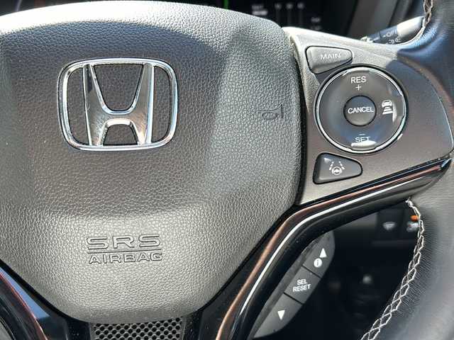 ホンダ ヴェゼル ハイブリッド Z ホンダセンシング 山形県 2020(令2)年 6.3万km プラチナホワイトパール ホンダセンシング/クルーズコントロール/純正8インチナビ/（フルセグTV/Bluetooth/CD/DVD）/Apple Car-Play/バックカメラ/ドライブレコーダー/ビルトインETC/ワイパーデアイサー/ステアリングスイッチ/パドルシフト/ハーフレザーシート/前席シートヒーター/純正17インチAW/モデューロエアロ/LEDヘッドライト/オートライト/フォグランプ/革巻きステアリング/電動パーキングスイッチ/スマートキー×２/保証書/禁煙車