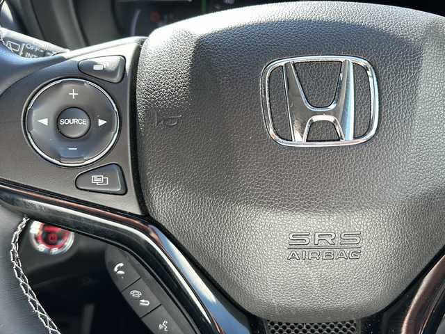 ホンダ ヴェゼル ハイブリッド Z ホンダセンシング 山形県 2020(令2)年 6.3万km プラチナホワイトパール ホンダセンシング/クルーズコントロール/純正8インチナビ/（フルセグTV/Bluetooth/CD/DVD）/Apple Car-Play/バックカメラ/ドライブレコーダー/ビルトインETC/ワイパーデアイサー/ステアリングスイッチ/パドルシフト/ハーフレザーシート/前席シートヒーター/純正17インチAW/モデューロエアロ/LEDヘッドライト/オートライト/フォグランプ/革巻きステアリング/電動パーキングスイッチ/スマートキー×２/保証書/禁煙車