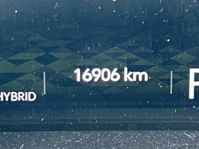 クライスラー・ジープ ジープ ラングラー アンリミテッド ルビコン 4xe 千葉県 2024(令6)年 1.7万km ブライトホワイト 純正8.4インチナビ/(フルセグTV Bluetooth AM FM AUX)/バックカメラ/フロント サイドカメラ/衝突被害軽減システム/レーダークルーズコントロール/ブラックレザーシート/横滑り防止装置/ETC/LEDヘッドライト/フォグランプ/オートライト/ウィンカーミラー/純正17インチAW/シートヒーター/シートリフター/ステアリングヒーター/プッシュスタート/スマートキー/フロアマット/保証書