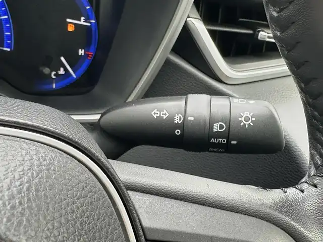トヨタ カローラ スポーツ ハイブリッドG Z 島根県 2022(令4)年 3.3万km プラチナホワイトパールマイカ 登録時走行距離32321km/純正ディスプレイオーディオ（ナビ有）/(AM/FM/USB/BT/Mira Cast)/フルセグテレビ/バックカメラ/ビルトインETC/ドライブレコーダー前後/前席シートヒーター/衝突軽減ブレーキ/コーナーセンサー/レーダークルーズコントロール/レーンキープアシスト/オートハイビーム/LEDオートヘッドライト/ブラインドスポットモニター/純正フロアマット/純正18インチAW