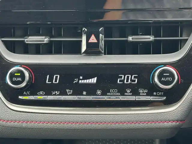 トヨタ カローラ スポーツ ハイブリッドG Z 島根県 2022(令4)年 3.3万km プラチナホワイトパールマイカ 登録時走行距離32321km/純正ディスプレイオーディオ（ナビ有）/(AM/FM/USB/BT/Mira Cast)/フルセグテレビ/バックカメラ/ビルトインETC/ドライブレコーダー前後/前席シートヒーター/衝突軽減ブレーキ/コーナーセンサー/レーダークルーズコントロール/レーンキープアシスト/オートハイビーム/LEDオートヘッドライト/ブラインドスポットモニター/純正フロアマット/純正18インチAW