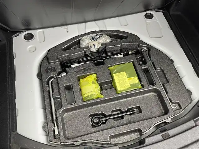 トヨタ カローラツーリング G－X 群馬県 2020(令2)年 7.7万km スーパーホワイトⅡ 純正７インチナビ　バックカメラ　レーダークルーズコントロール　ＡＨＢ　純正１５インチアルミホイール　ステアリングリモコン　ドライブレコーダー　ビルトインＥＴＣ　スマートキー　プッシュスタート　禁煙車