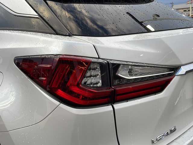 レクサス ＲＸ 450h バージョンL 新潟県 2016(平28)年 9.3万km ソニッククォーツ 純正ナビ/（DTV/DVD/Bluetooth）/衝突軽減/レーンキープアシスト/クルーズコントロール/BSM/コーナーセンサー/ETC2.0/ステアリングスイッチ/ステアリングヒーター/本革シート/メモリーシート/パワーシート/エアシート/シートヒーター/パワーバックドア/LEDヘッドライト/フォグランプ/シーケンシャルウィンカー/フォグランプ/オートハイビーム/ウィンカーミラー/電格ミラー/スペアキー