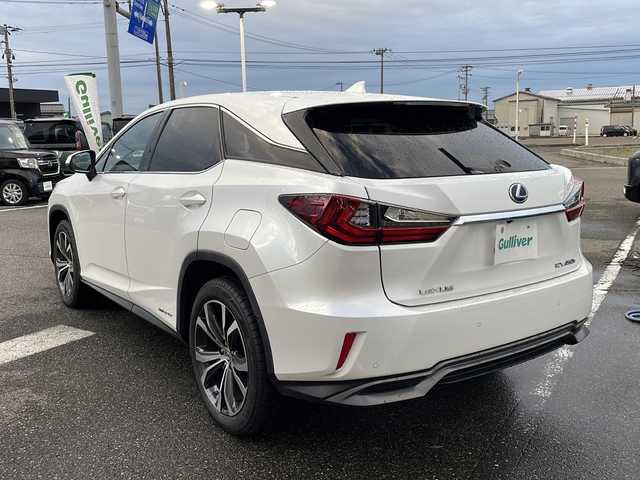 レクサス ＲＸ 450h バージョンL 新潟県 2016(平28)年 9.3万km ソニッククォーツ 純正ナビ/（DTV/DVD/Bluetooth）/衝突軽減/レーンキープアシスト/クルーズコントロール/BSM/コーナーセンサー/ETC2.0/ステアリングスイッチ/ステアリングヒーター/本革シート/メモリーシート/パワーシート/エアシート/シートヒーター/パワーバックドア/LEDヘッドライト/フォグランプ/シーケンシャルウィンカー/フォグランプ/オートハイビーム/ウィンカーミラー/電格ミラー/スペアキー