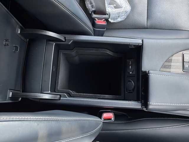 レクサス ＲＸ 450h バージョンL 新潟県 2016(平28)年 9.3万km ソニッククォーツ 純正ナビ/（DTV/DVD/Bluetooth）/衝突軽減/レーンキープアシスト/クルーズコントロール/BSM/コーナーセンサー/ETC2.0/ステアリングスイッチ/ステアリングヒーター/本革シート/メモリーシート/パワーシート/エアシート/シートヒーター/パワーバックドア/LEDヘッドライト/フォグランプ/シーケンシャルウィンカー/フォグランプ/オートハイビーム/ウィンカーミラー/電格ミラー/スペアキー