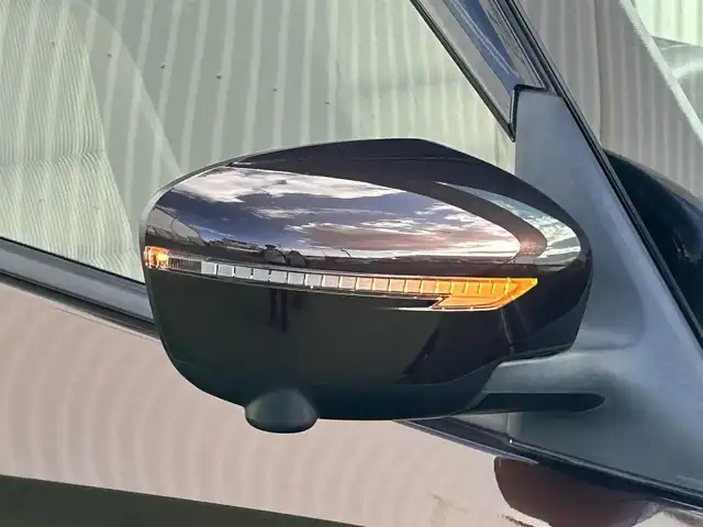 日産 セレナ e－パワー ハイウェイスター V 香川県 2022(令4)年 3.8万km インペリアルアンバーP 純正10インチナビゲーション/プロパイロット（レーダークルーズコントロール）/アラウンドビューモニター/クリアランスソナー（前後）/両側パワースライドドア/デジタルインナーミラー/衝突被害軽減ブレーキ/車線逸脱警報/踏み間違い衝突防止アシスト/オートホールド付きパーキングアシスト/ビルトインETC/ドライブレコーダー（前後）/LEDオートライト/LEDフォグランプ/オートハイビーム/15インチアルミホイール/電動格納ミラー（ウィンカー付）/後席サンシェード/パーソナルテーブル（後席）/スマートキー/プッシュスタート