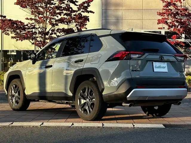 トヨタ ＲＡＶ４ アドベンチャー 福島県 2022(令4)年 1.7万km アーバンカーキ トヨタセーフティセンス/プリクラッシュセーフティ/レーダークルーズコントロール/レーントレーシングアシスト/レーンディパーチャーアラート/オートマチックハイビーム/ロードサインアシスト/ブラインドスポットモニター/リヤクロストラフィックアラート/パーキングサポートブレーキ/純正ディスプレイオーディオ/【USB/BT/TV/Miracast/ナビ機能】/パノラミックビューモニター/ビルトインETC2.0/前席シートヒーター/前席ベンチレーション/ステアリングヒーター/ステアリングリモコン/運転席パワーシート/運転席シートメモリー/LEDオートライト/LEDフォグランプ/社外フロアマット/純正ドアバザー
