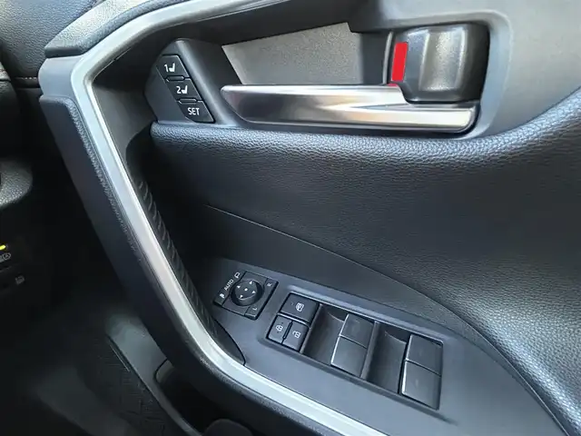 トヨタ ＲＡＶ４ アドベンチャー 福島県 2022(令4)年 1.7万km アーバンカーキ トヨタセーフティセンス/プリクラッシュセーフティ/レーダークルーズコントロール/レーントレーシングアシスト/レーンディパーチャーアラート/オートマチックハイビーム/ロードサインアシスト/ブラインドスポットモニター/リヤクロストラフィックアラート/パーキングサポートブレーキ/純正ディスプレイオーディオ/【USB/BT/TV/Miracast/ナビ機能】/パノラミックビューモニター/ビルトインETC2.0/前席シートヒーター/前席ベンチレーション/ステアリングヒーター/ステアリングリモコン/運転席パワーシート/運転席シートメモリー/LEDオートライト/LEDフォグランプ/社外フロアマット/純正ドアバザー