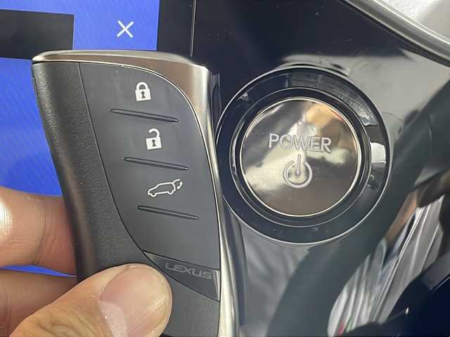 レクサス ＮＸ 350h Fスポーツ 沖縄県 2024(令6)年 1.6万km グラファイトブラックガラスフレーク 禁煙車/純正14インチディスプレイオーディオ/【AM/FM/BT/フルセグTV】/パノラマミックビューモニター/ETC2.0/デジタルインナーミラー/アドバンスドパーク/レーダークルーズコントロール/オレンジキャリパー/パワーバックドア/前席シートベンチレーション/ステアリングヒーター/ヘッドアップディスプレイ/アダプティブLEDヘッドライト/ハイビームアシスト/クリアランスソナー/プロジェクションカーテンイルミ/純正フロアマット/純正ラゲッジマット/革巻きステアリング/純正20インチアルミ